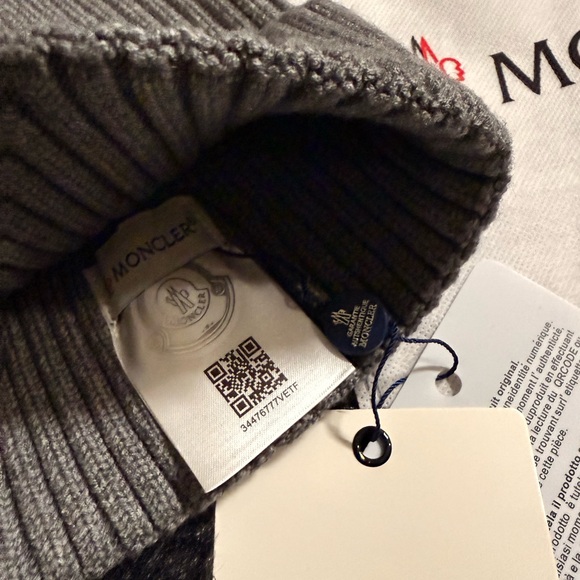 Moncler Light Gray Knit Beanie - Picture 3 of 5
